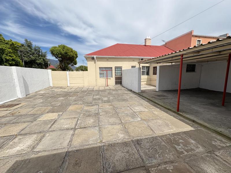 3 Bedroom Property for Sale in Maitland Western Cape